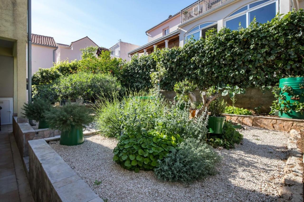 Apartmani Filipic Bol Extérieur photo