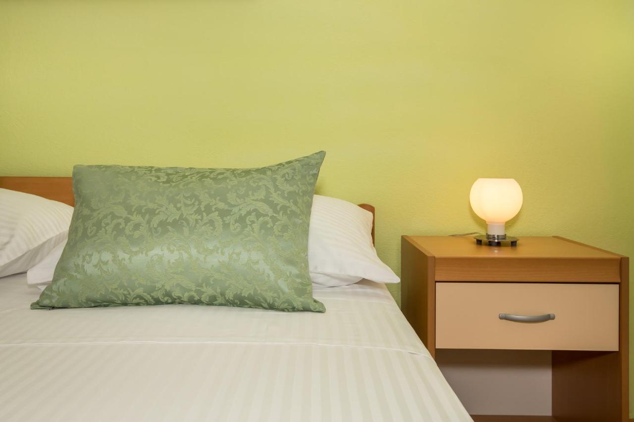 Apartmani Filipic Bol Extérieur photo
