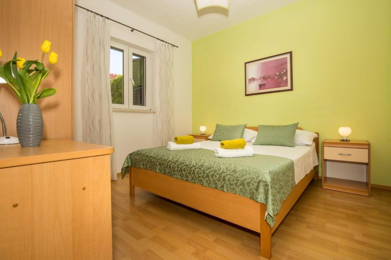 Apartmani Filipic Bol Extérieur photo