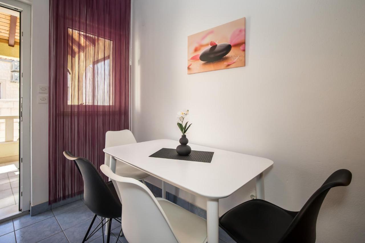 Apartmani Filipic Bol Extérieur photo