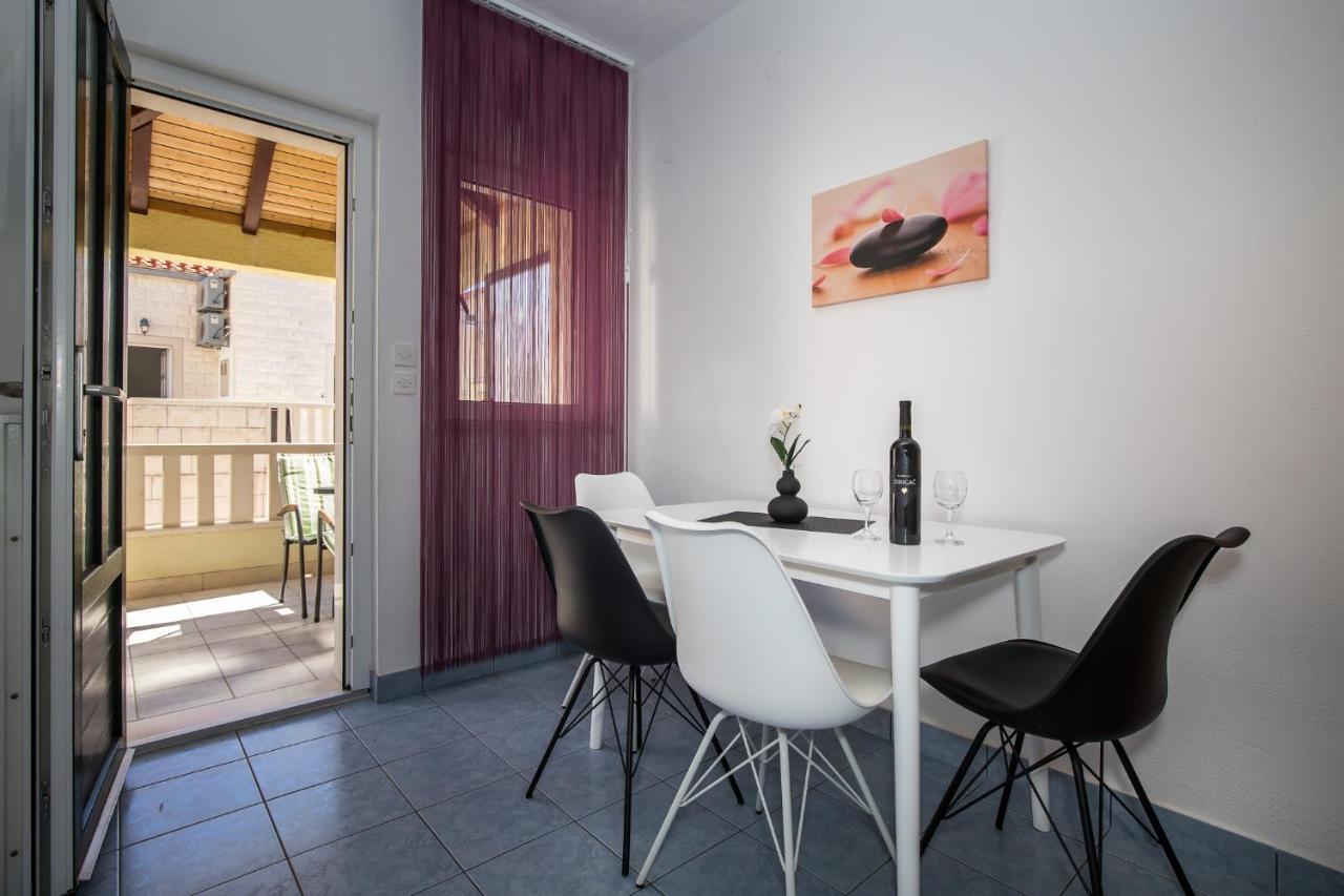 Apartmani Filipic Bol Extérieur photo